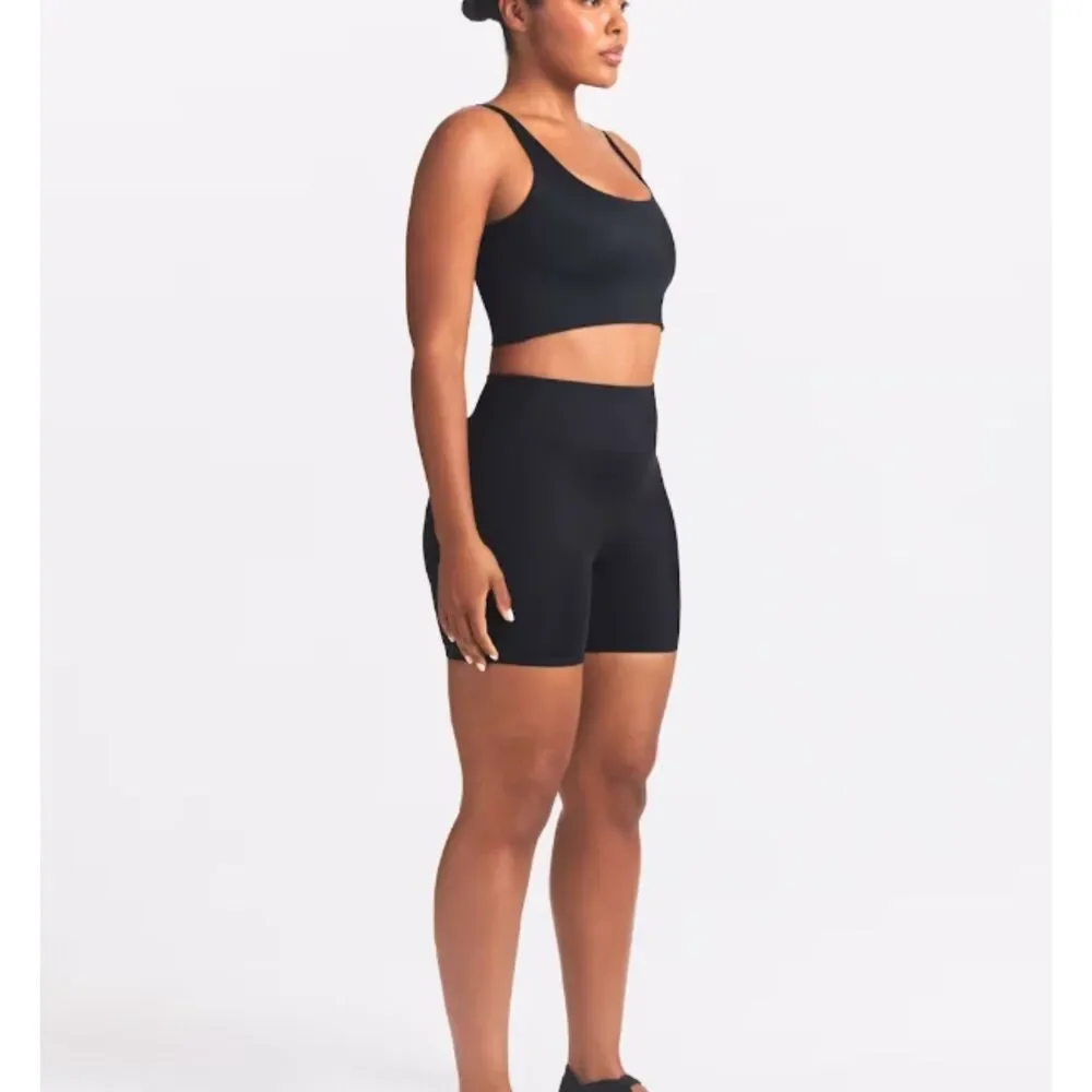 NEW NikeSKIMS Shine Scoop Neck Longline Bra Obsidian Black Medium Nike SKIMS NWT